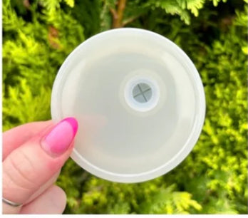 Replacement lid for can shaped snowglobe tumblers