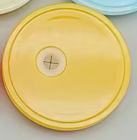 Replacement lid for can shaped snowglobe tumblers