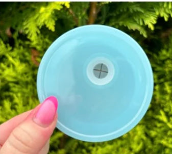 Replacement lid for can shaped snowglobe tumblers